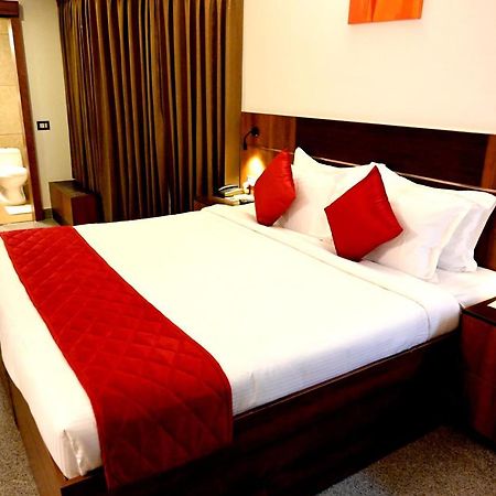 Hotel Thamburu International Thiruvananthapuram Eksteriør bilde