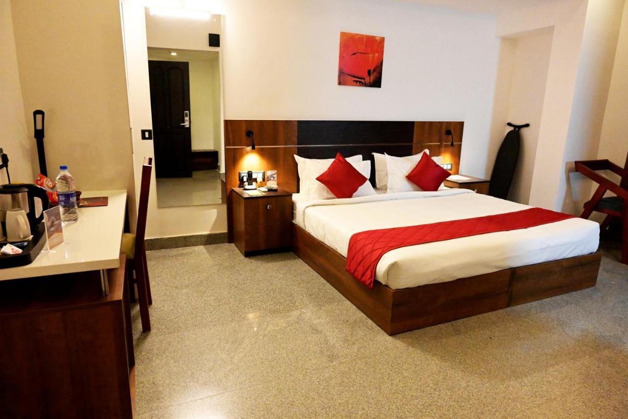Hotel Thamburu International Thiruvananthapuram Eksteriør bilde