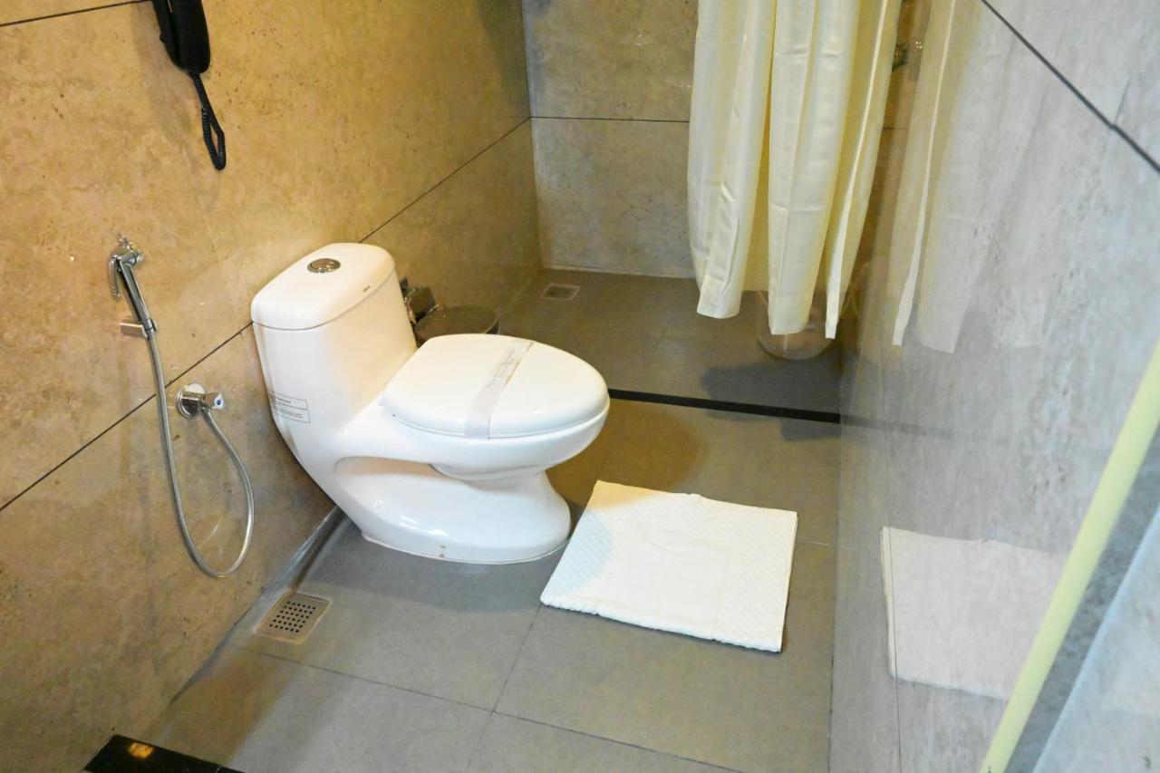 Hotel Thamburu International Thiruvananthapuram Eksteriør bilde